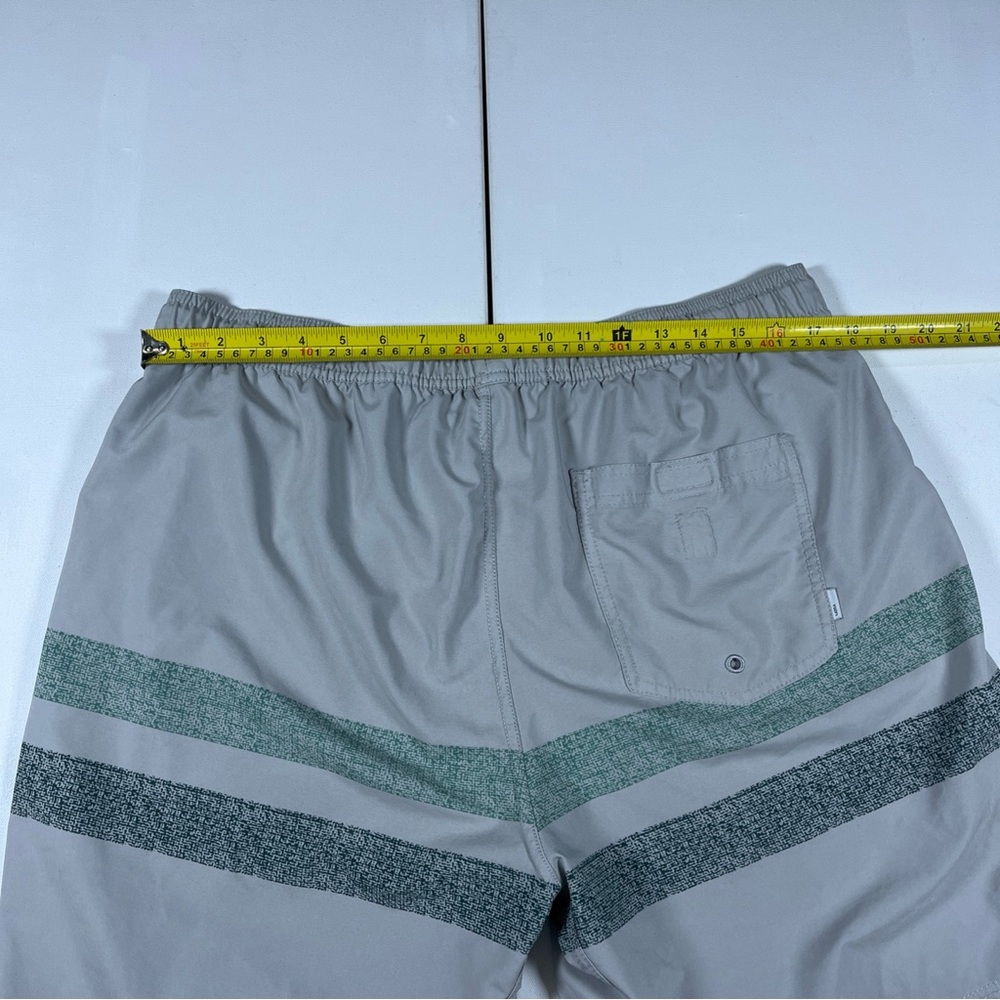 Vuori Kore Shorts Lined Drawstring Running Gym Stretch Gray Striped 8” Men’s XL - Picture 12 of 13